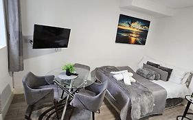Stylish Studio Near Kensal Green